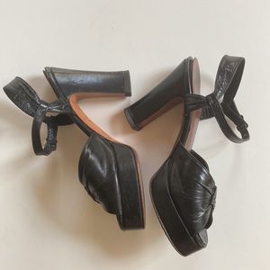 Vintage 70s high heel black platform sandals size 6/6.5